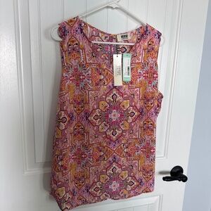 Verse sleeveless top